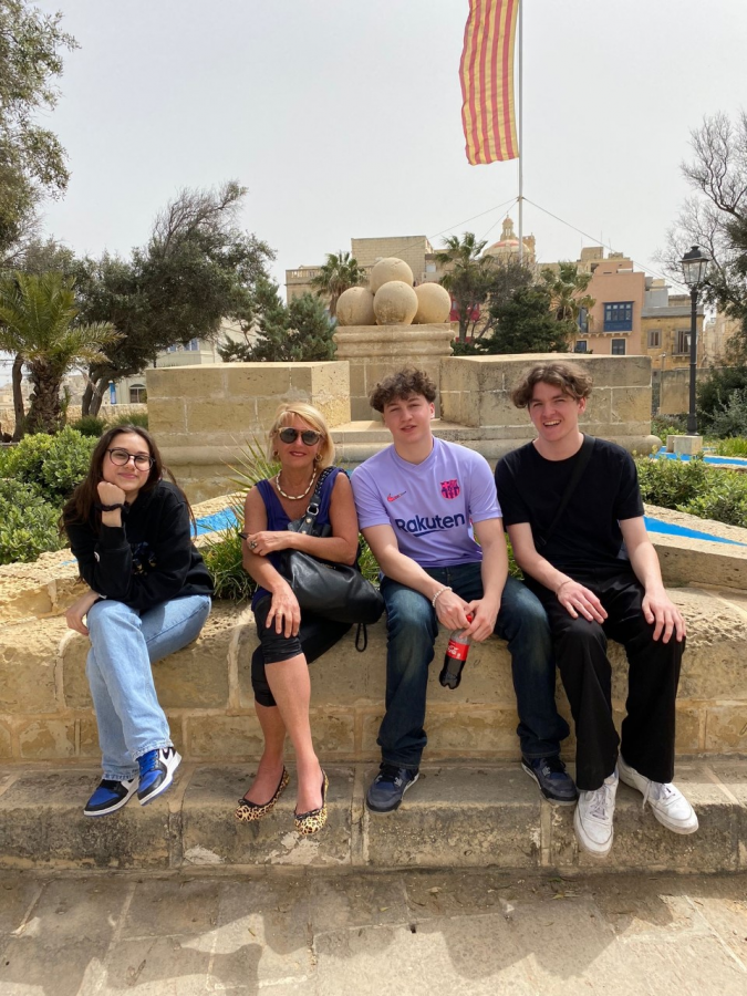 Sonja Stindl mit Schüler*innen