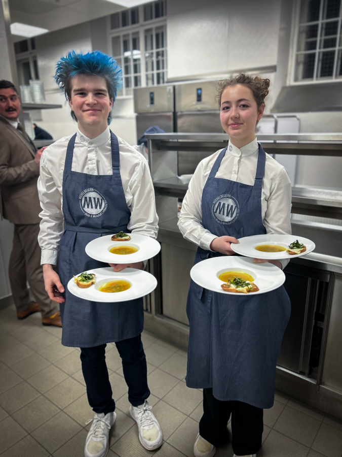 Frühlingsminestrone | Mozzarella | Crostini