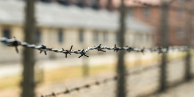 Zaun im Konzentrationslager