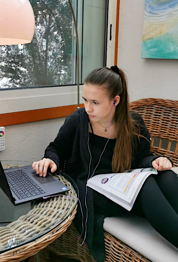 Schülerin Roswitha, 2HMB