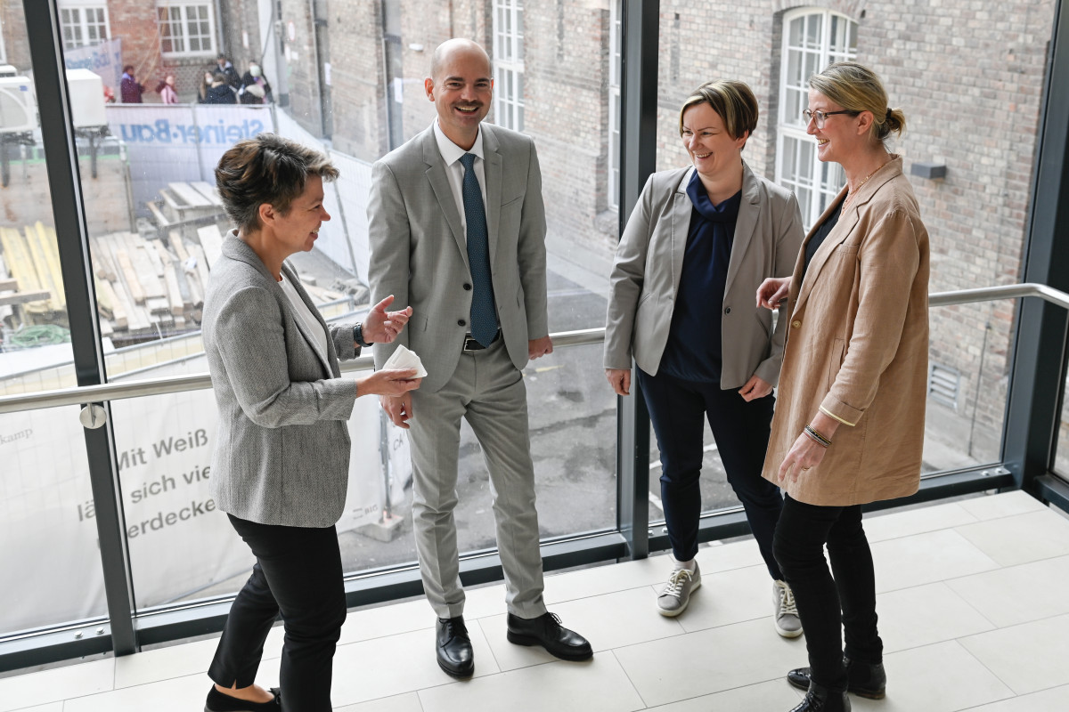 Direktor und Fachvorständinnen